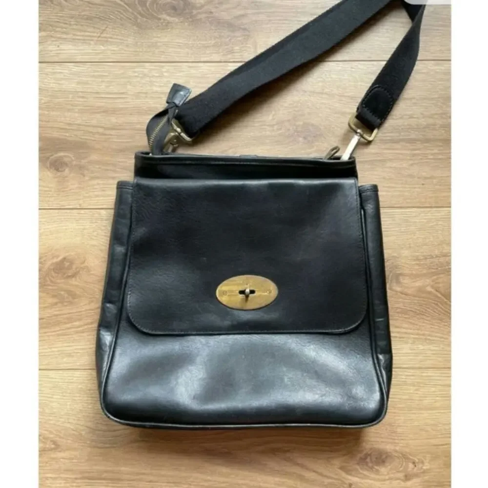 VINTAGE MULBERRY XL BLACK LEATHER ANTHONY CROSSBODY BAG